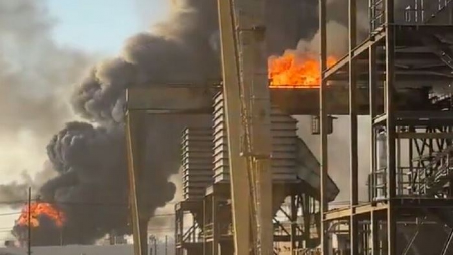 Τρομερή εξέλιξη – Το μεγαλύτερο διυλιστήριο πετρελαίου της Αμερικής το Valero στο Τέξας χτυπήθηκε