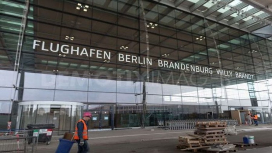 Γερμανία: Εγκαινιάστηκε το νέο αεροδρόμιο του Βερολίνου μετά από 9 χρόνια καθυστέρησης και σκάνδαλα μαμούθ