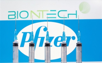 Έκλεισε η συμφωνία ΕE - Pfizer/BioNTech για επιπλέον 300 εκατ. δόσεις του εμβολίου Covid