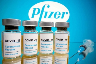 Η Pfizer «στρώνει» το έδαφος για νέο, κοινό εμβόλιο κατά του κορωνοϊού και της γρίπης με την τεχνολογία mRNA