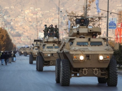 Αφγανιστάν: Οι Ταλιμπάν πραγματοποίησαν μεγάλη στρατιωτική παρέλαση στη Καμπούλ με… όπλα των ΗΠΑ