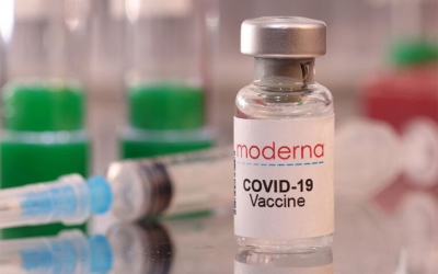 Αποκάλυψη – βόμβα: Το mRNA του ενισχυτικού εμβολίου της Moderna, παρασκευάζεται από εταιρεία που συνεργάζεται στενά με τη CIA
