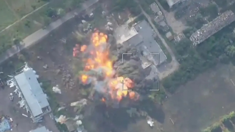 Ο πατέρας των βομβών συγκλόνισε το Sumy - Ατσάλινο τέρας 3 τόνων συνέτριψε τον ουκρανικό στρατό (vid)