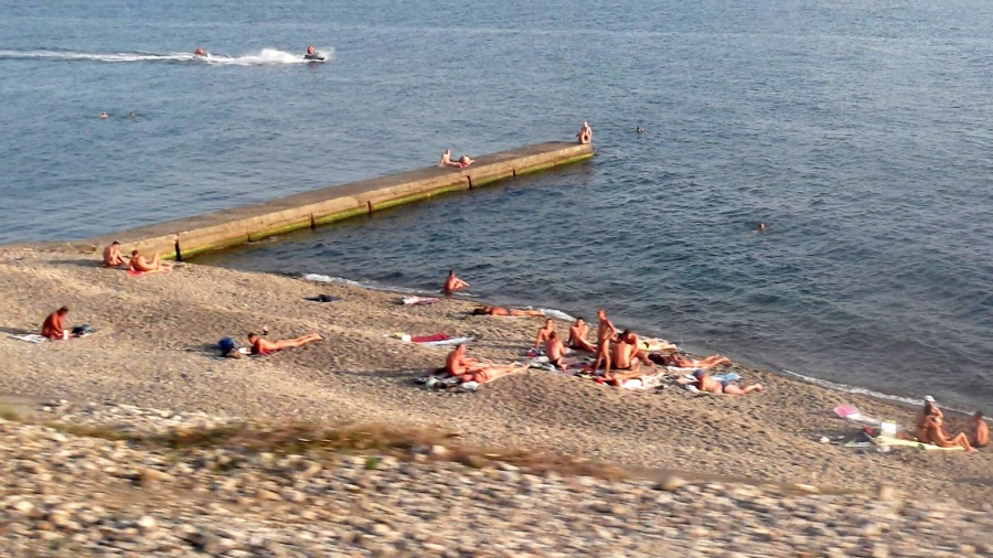 Τρομερό - Οι Ουκρανοί χτύπησαν παραλία γυμνιστών στο Kuban με drones  - Έτρεχαν γυμνοί και πανικόβλητοι οι λουόμενοι (vid)