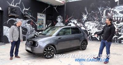 Video: Πόσο high-tech είναι το πολύ όμορφο Honda e;