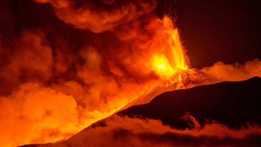 Μετά από 34.000 σεισμούς εξερράγη ηφαίστειο στην Ισλανδία