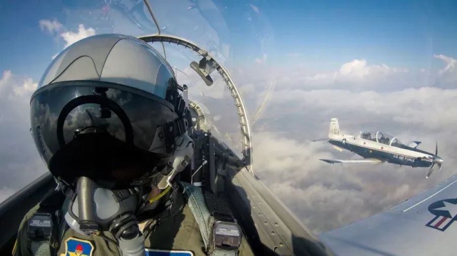 Η Νορβηγία υποδέχεται την πρώτη γυναίκα πιλότο μαχητικού μετά από 30 χρόνια - Η πρώτη που πετάει F-35 πέμπτης γενιάς