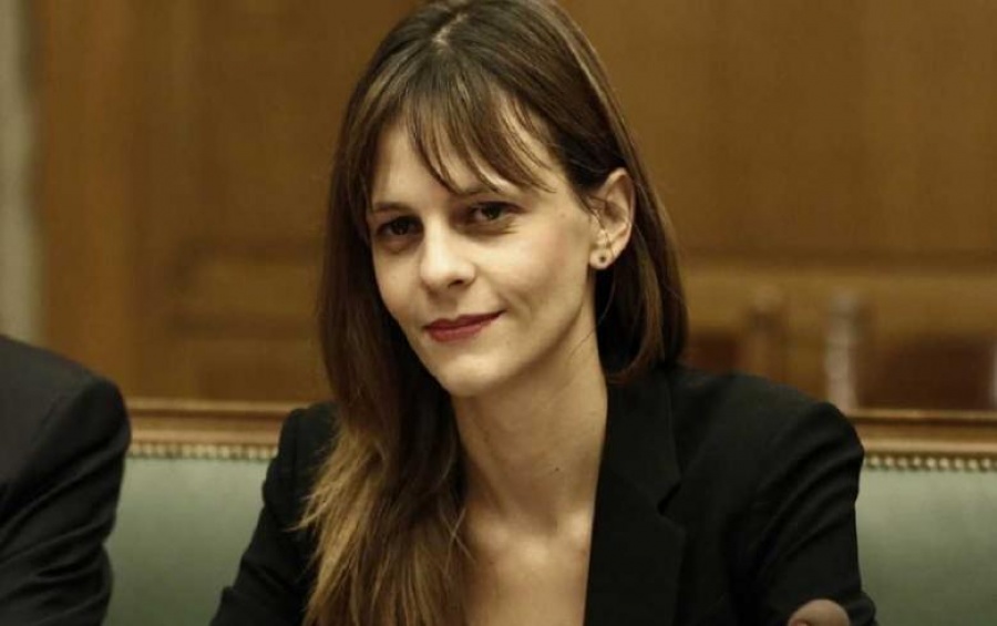 Αχτσιόγλου: Η νεοφιλελεύθερη διαχείριση της οικονομικής κρίσης αύξησε τις ανισότητες