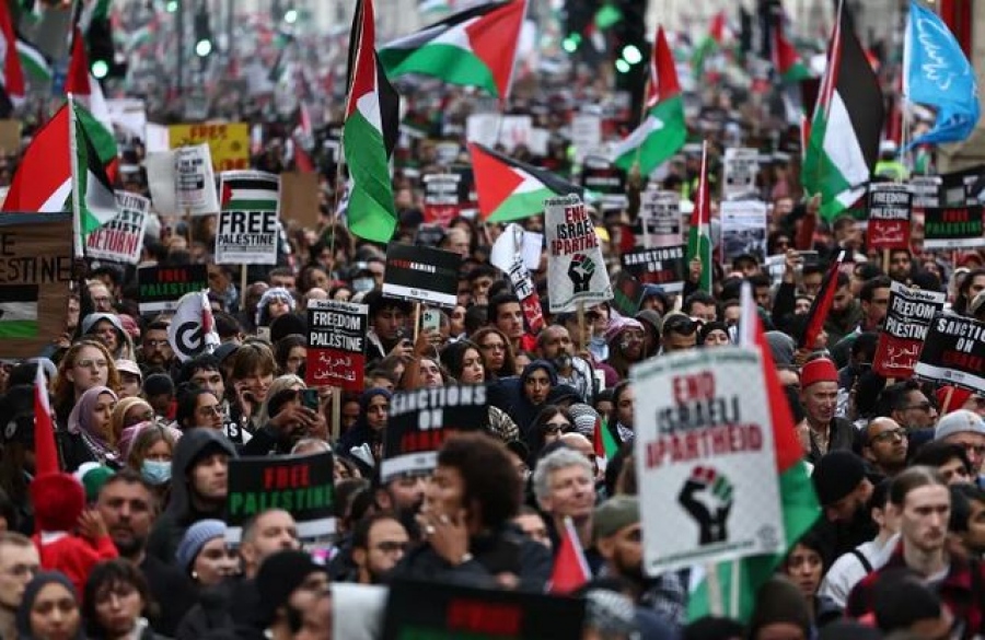 Τεράστια διαδήλωση για την Παλαιστίνη στο Λονδίνο – Μία πραγματική λαοθάλασσα κατήγγειλε τη βρετανική κυβέρνηση