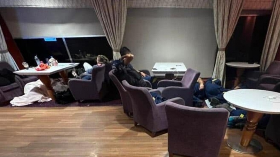 Εξηγήσεις της Πυροσβεστικής μετά τον σάλο για τους πυροσβέστες στο πάτωμα του πλοίου