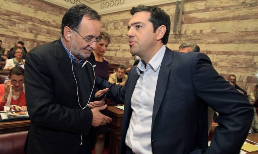 Επίθεση από Λαφαζάνη: Τα σκοτεινά παιχνίδια Τσίπρα με την Χρυσή Αυγή