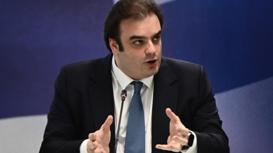 Πιερρακάκης: Η μεγαλύτερη φορολογική μεταρρύθμιση των τελευταίων ετών - Αναλυτικά παραδείγματα και πίνακες για τις αλλαγές