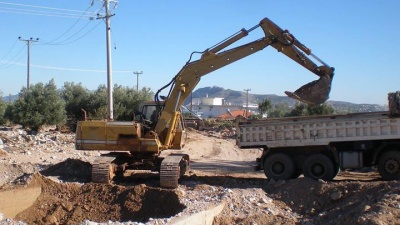 Εντός 10 μηνών ολοκληρώνεται το αντιπλημμυρικό έργο στη Μάνδρα