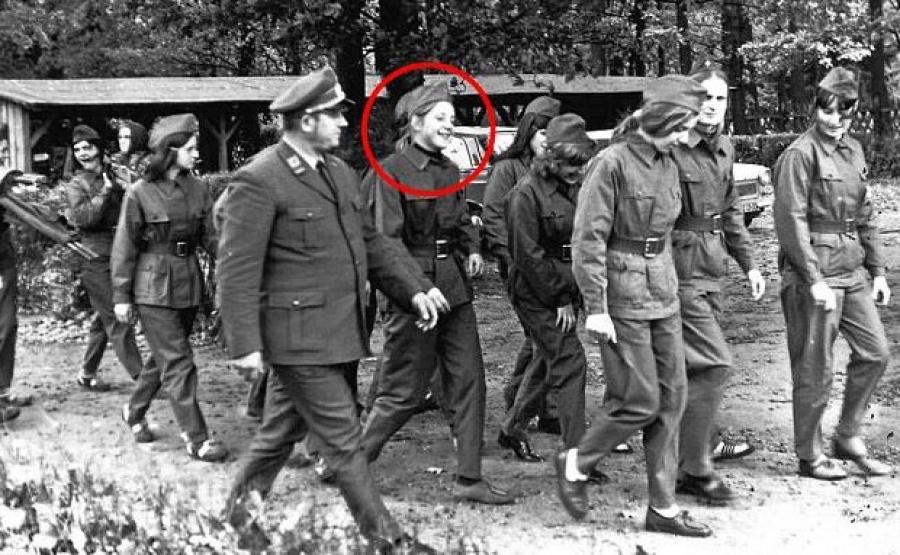 Ήταν η Merkel κατάσκοπος της Στάζι - Ένας ιστορικός επιχειρεί να διαψεύσει τους «αστικούς μύθους» γύρω από την καγκελάριο