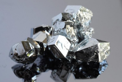 Η Ρωσία επιβάλλει νέους περιορισμούς στις εξαγωγές κρίσιμων υλικών – Πιέσεις στις παγκόσμιες αλυσίδες τεχνολογίας έως το 2027