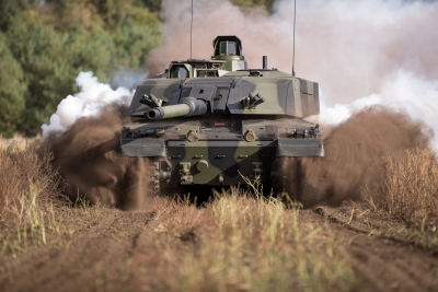 Forbes: Η Βρετανία μετέφερε άρματα μάχης Challenger 2 στην Ουκρανία χωρίς πρόσθετη θωράκιση