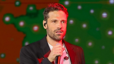 Σπρώχνουν τον τραγουδιστή Αργυρό στη ΝΔ: Επιχειρηματίες και Guilfoyle τον θέλουν βουλευτή στο Νότιο Τομέα Αθήνας