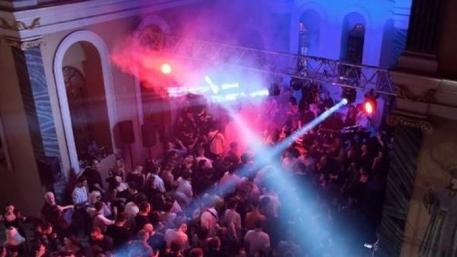 Τουρκία: Πάρτι με ηλεκτρονική μουσική μέσα σε Ορθόδοξη εκκλησία στη Σμύρνη