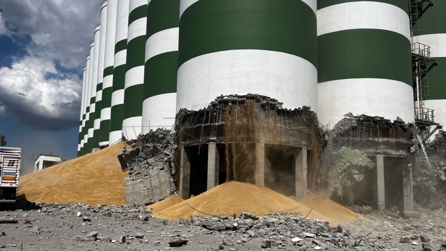 Ισχυρή έκρηξη συντάραξε το λιμάνι του Kocaeli στην Τουρκία – Καταστράφηκαν αποθήκες με σιτηρά, στους 12 οι τραυματίες