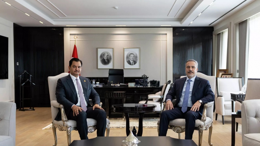 Αιφνιδιαστική συνάντηση Fidan - Haftar στην Τουρκία