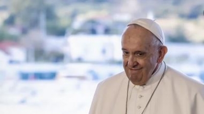 Στη Λέσβο ο Πάπας Φραγκίσκος: Το προσφυγικό είναι ένα πρόβλημα του κόσμου