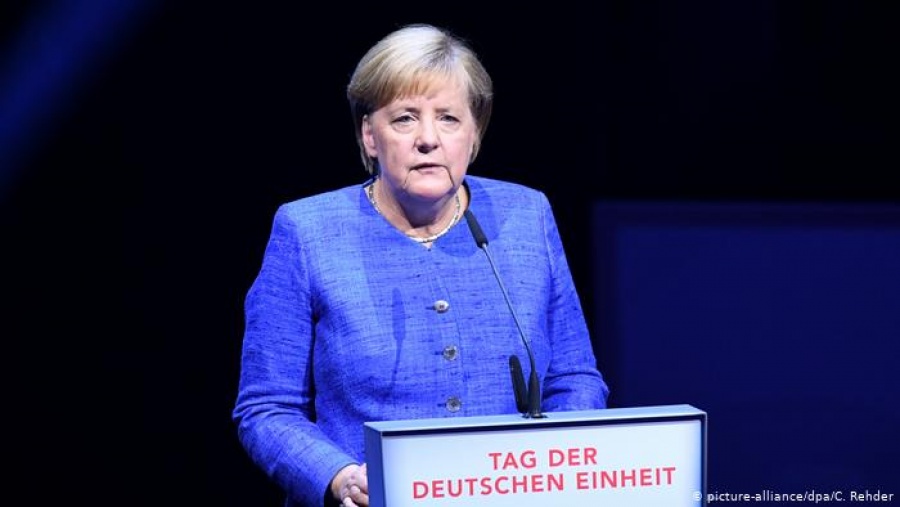 Βολές Merkel κατά του AfD - Ο ρατσιστικός λόγος δεν έχει σχέση με τις αξίες του συντάγματός μας