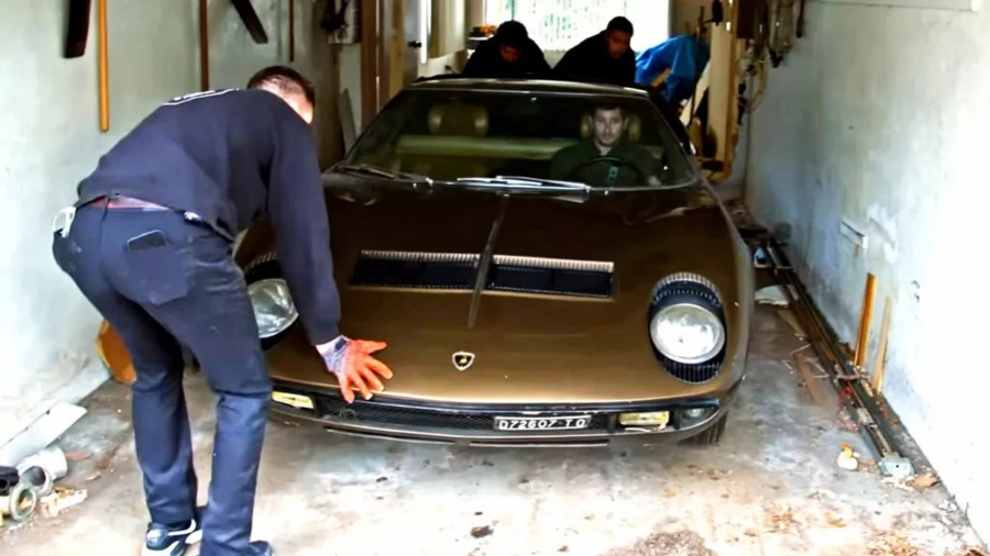 Μια Lamborghini Miura ήταν «φυλακισμένη» σε ένα διαμέρισμα για 40 χρόνια