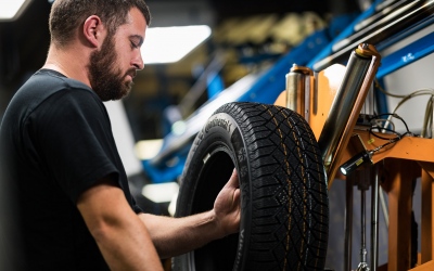 ADAC Test 2026: Ποια θερινά ελαστικά ξεχωρίζουν σε φρενάρισμα και διάρκεια ζωής