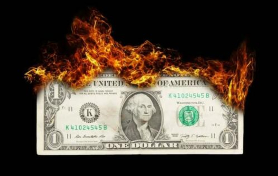 Η τραπεζική κρίση καίει το δολάριο ως παγκόσμιο αποθεματικό νόμισμα  -  Το τεράστιο χρέος συντρίβει την οικονομία των ΗΠΑ