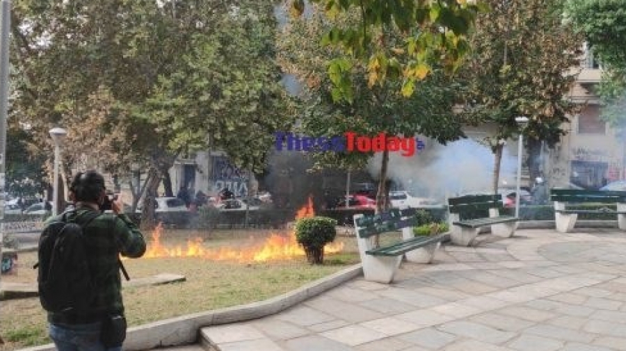 Επεισόδια και στη Θεσσαλονίκη μετά τις κινητοποιήσεις για την ακρίβεια - Έσπασαν τζαμαρίες - Έγιναν προσαγωγές