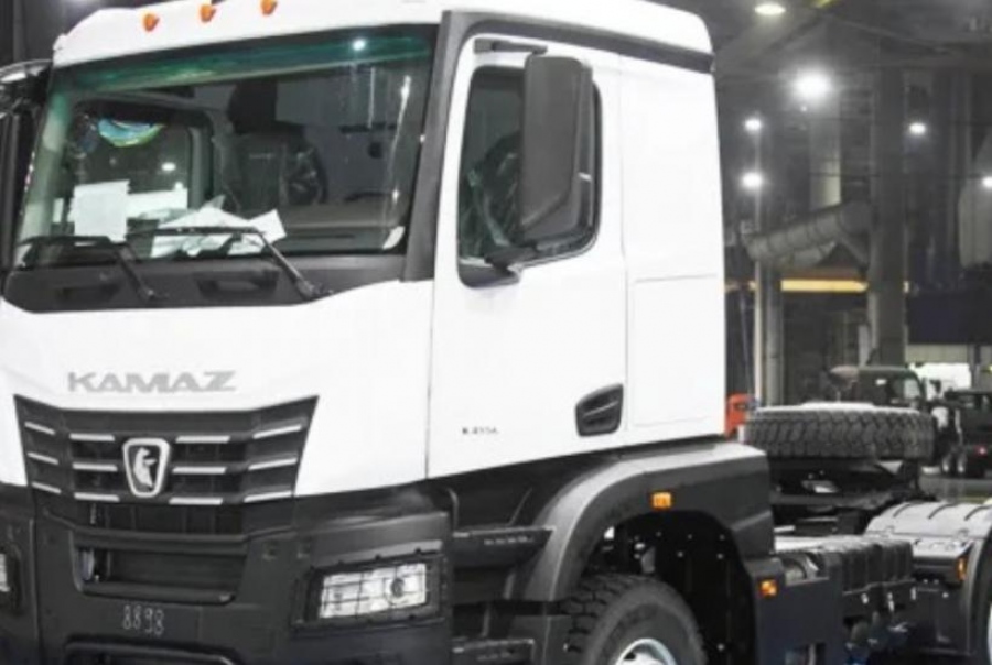 Η KAMAZ κυκλοφόρησε το πρώτο φορτηγό της σειράς 65956 K5