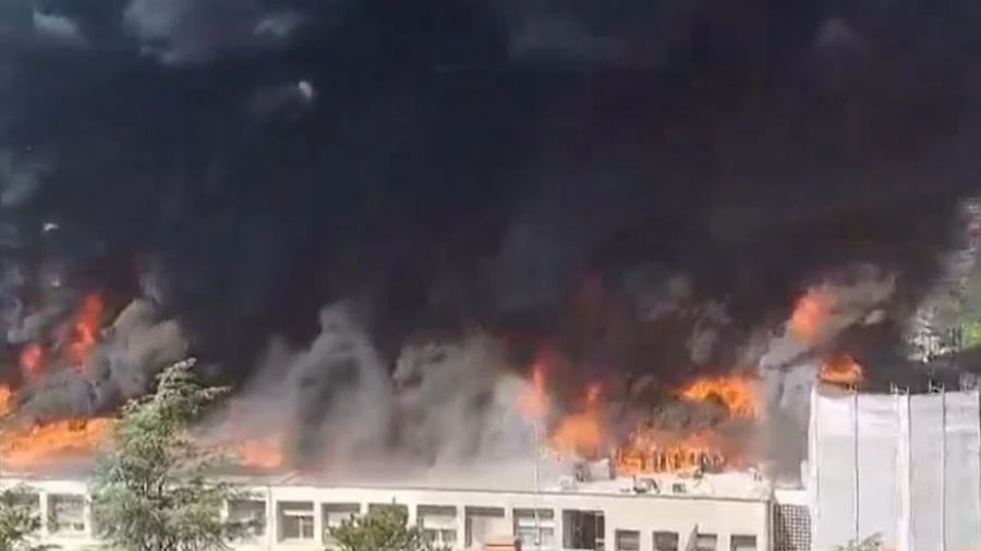 Πύρινη κόλαση σε πανεπιστήμιο στην Ιταλία: Εκκενώθηκαν αίθουσες - Κατέρρευσε μέρος του κτιρίου