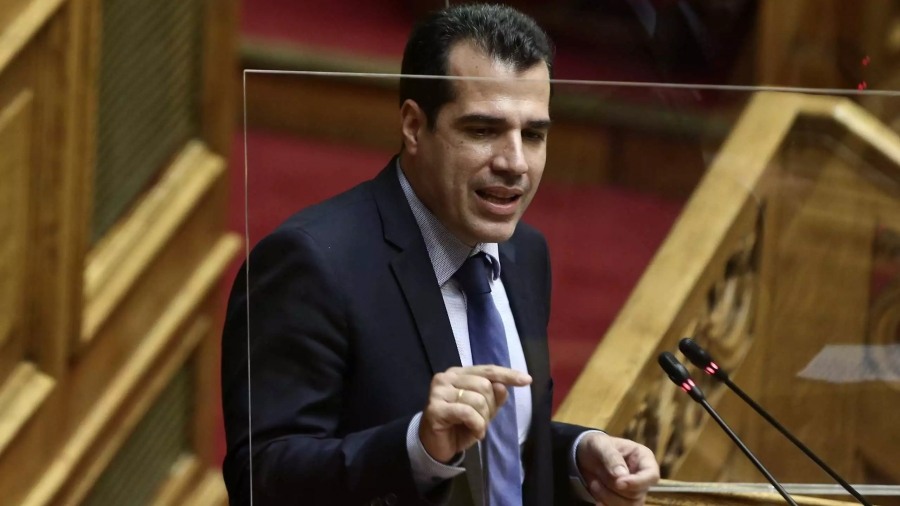 Πλεύρης: Ντροπή, η διασπορά ψευδών ειδήσεων από τον Πολάκη για τα εμβόλια και την Omicron