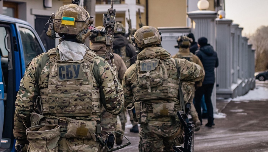 Ραγδαίες εξελίξεις στην Ουκρανία -  Αποκαλύφθηκε εγκληματική οργάνωση στον στενό πυρήνα του Zelensky - Εισβολή στη Βουλή