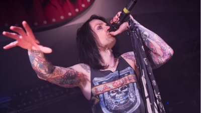 Αποζημίωση 120.000 στερλινών για τον θάνατο του μουσικού Lord Zion μετά το εμβόλιο της AstraZeneca