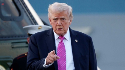 O Trump θέλει συμφωνία με το Ιράν αλλά κρατά στο τραπέζι τη στρατιωτική απειλή