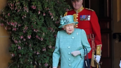 Η αλήθεια για την υγεία της βασίλισσας Ελισάβετ: «Είναι πολύ χειρότερη απ' ό,τι νομίζουμε»