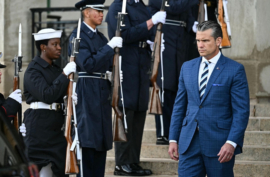 Απειλές Hegseth: Οι ΗΠΑ θα βυθίζουν ιρανικά τάνκερ αν η Τεχεράνη πλήττει αμερικανικά πλοία