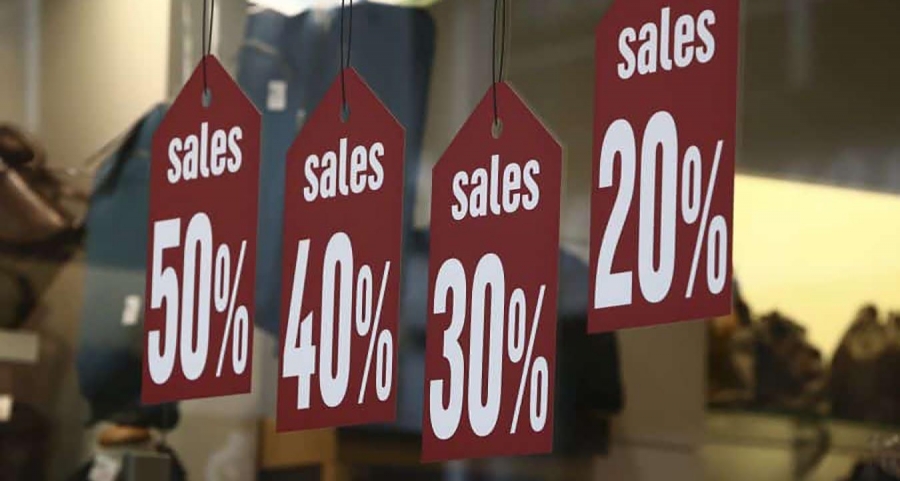 Ο Άδωνις Γεωργιάδης φέρνει ποσοστιαίες εκπτώσεις έως 100% σε ρούχα, παπούτσια με την κατάργηση των ενδιάμεσων εκπτώσεων