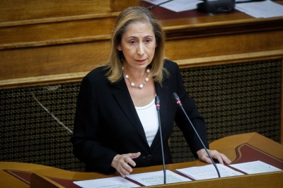 Ξενογιαννακοπούλου: Πάνω από 15.000 προσλήψεις το 2019 – Μειώθηκαν κατά 20% οι υπάλληλοι στο Δημόσιο