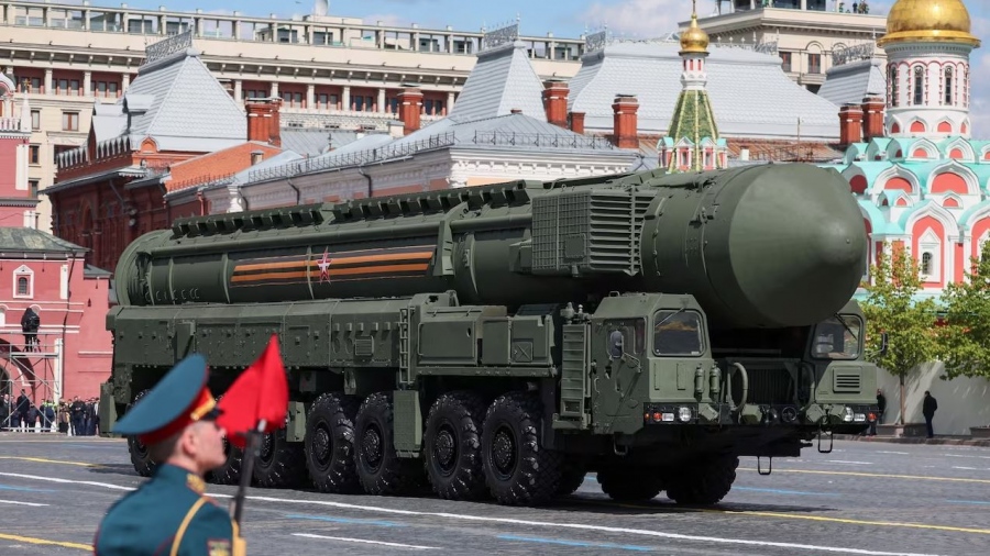Ρωσία: Δεν εγκαταλείπει το moratorium για τη χρήση πυρηνικών όπλων «προς το παρόν»