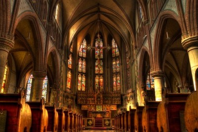 Γαλλία: Το Ανώτατο Δικαστήριο ζητεί την αναθεώρηση των περιοριστικών μέτρων στις εκκλησίες