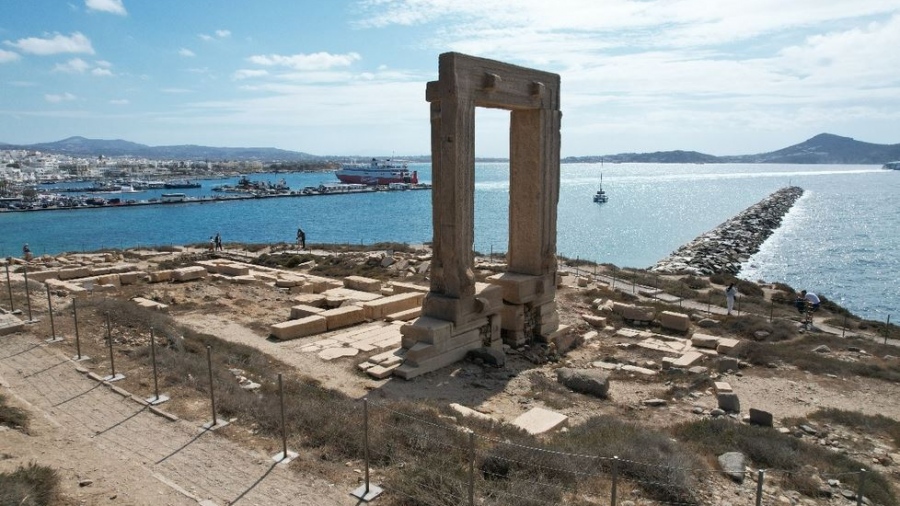 Υπουργείο Πολιτισμού: Μόνιμη περίφραξη στην Πορτάρα Νάξου - Παραίτηση αιτήματος Δήμου προς το Πρωτοδικείο