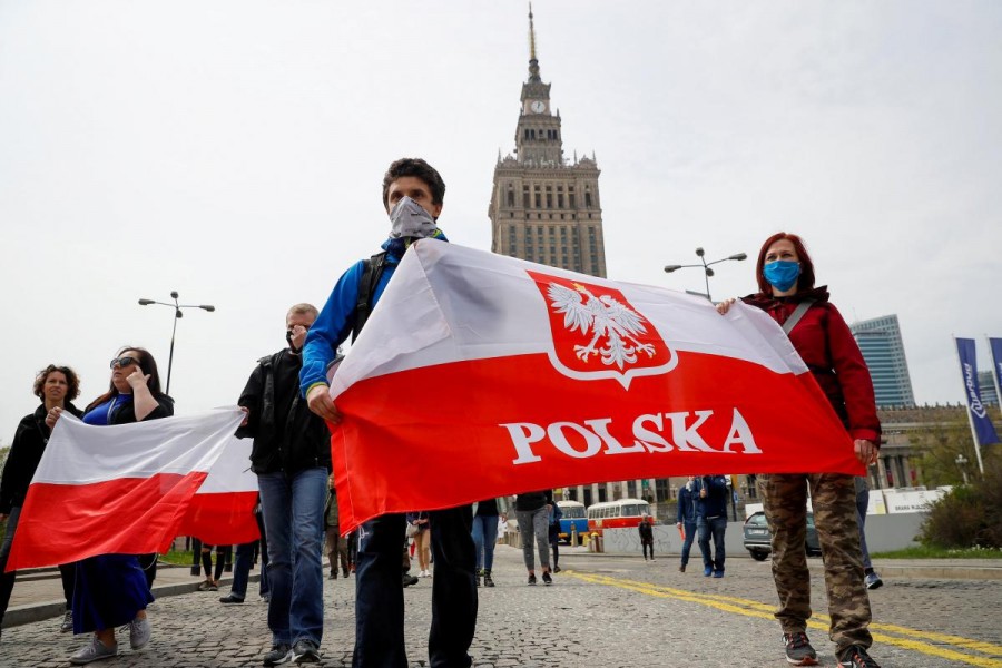 Πολωνία: Μερικό lockdown λόγω κορωνοϊού ανακοίνωσε ο πρωθυπουργός