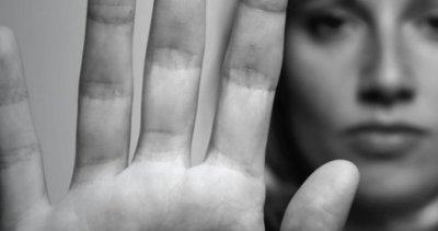 Άρθρο για την Παγκόσμια Ημέρα εξάλειψη της βίας κατά των Γυναικών: Καμία ανοχή στα πρόσωπα της βίας