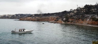 Πτώμα με εγκαύματα εντοπίστηκε στα ανοιχτά της Γλυφάδας - Ένας ακόμα νεκρός από την φωτιά στο Μάτι;