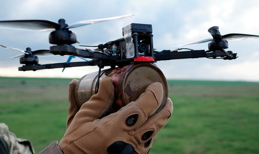  Ο τύπος πολέμου άλλαξε… ένα drone των 400 δολαρίων μπορεί να καταστρέψει ένα τανκ των 2 εκατ. δολαρίων.