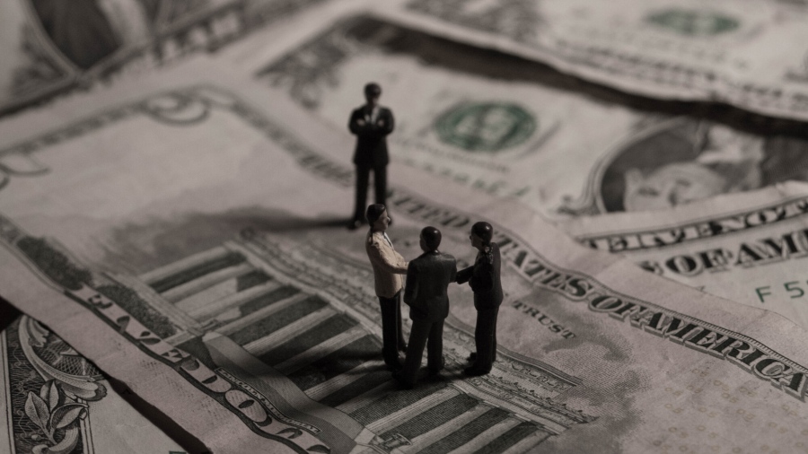 Οι επενδυτές χάνουν την υπομονή τους και… οι «εκδικητές ομολόγων» παραμονεύουν - Το φάντασμα της δημοσιονομικής κρίσης επιστρέφει