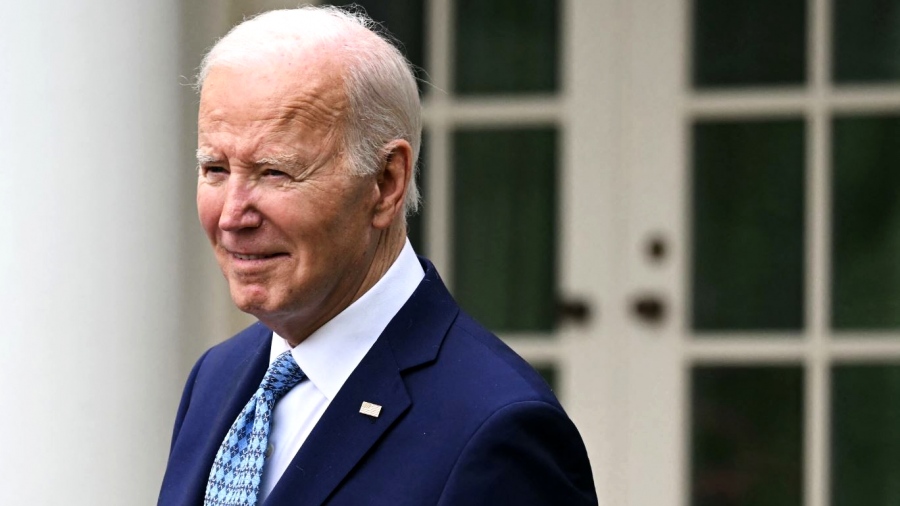Πρώτη αντίδραση ... πανικού από τον Biden: Προστατέψτε τη Δημοκρατία, νικήστε το δίδυμο Trump - Vance