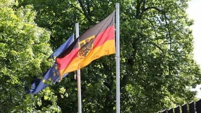 Έρευνα Allianz: Δυσαρεστημένοι με ΕΕ και ευρώ Γάλλοι και Γερμανοί
